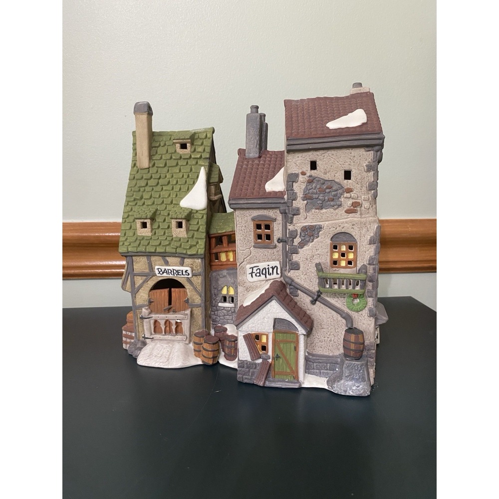 Dept 56 Heritage Collection Dickens Village Oliver Twist Fagins Hideaway Retired